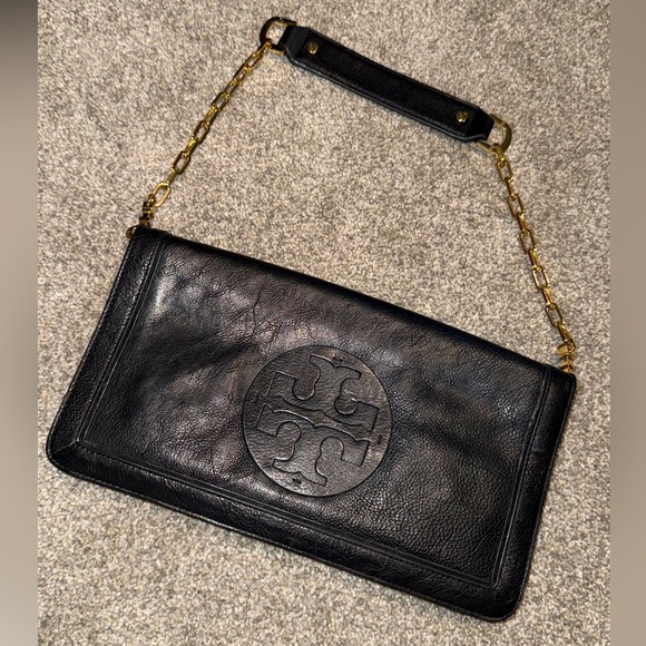 Tory Burch Handbags - Tory Burch Vintabe Suki Reva Clutch with Gold Chain